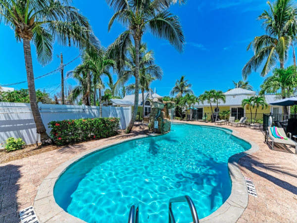 Holmes Beach Vacation Rental- Pool Villa Near Beach One Block Beach